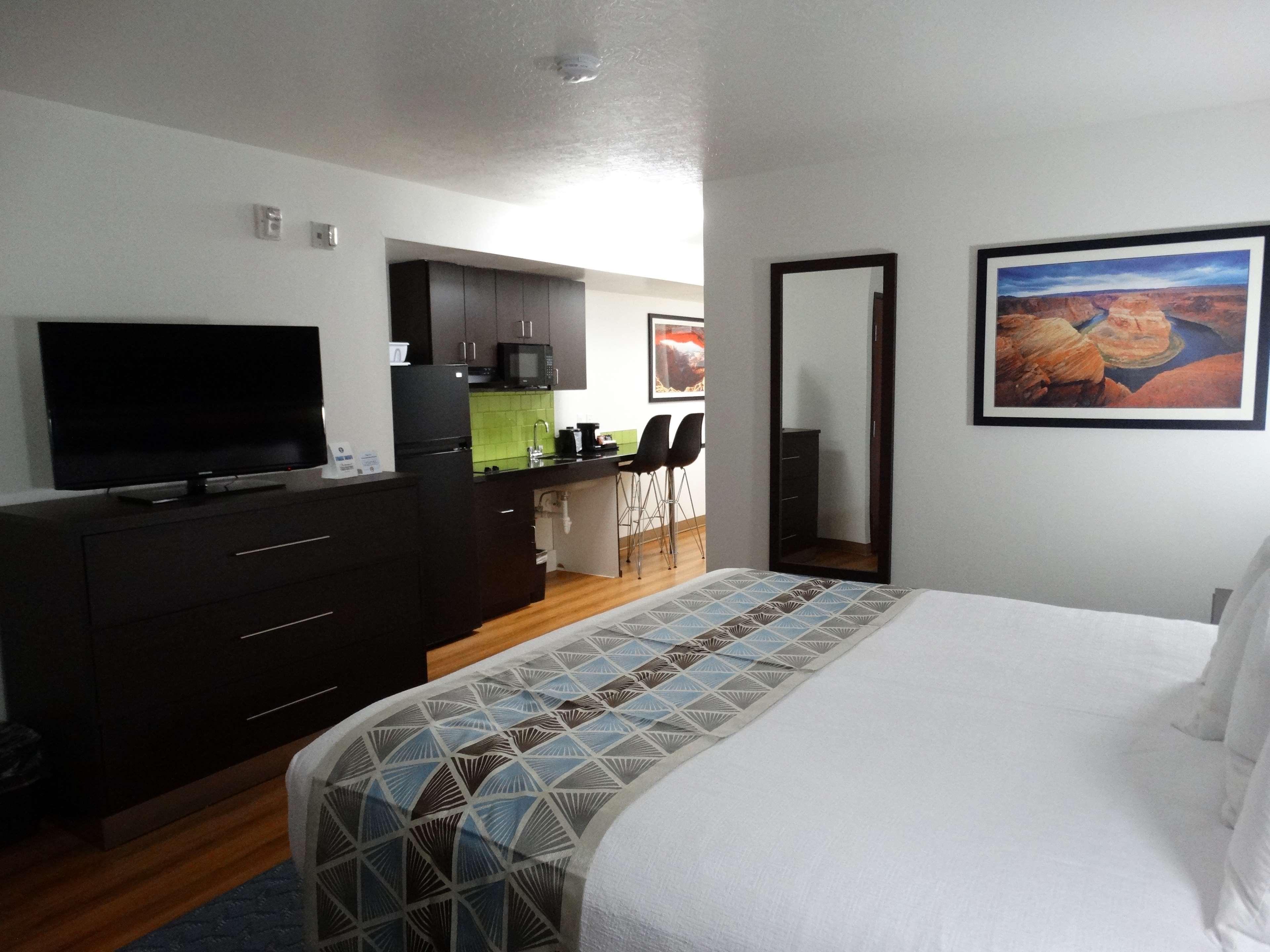 Best Western Duchesne Inn Bilik gambar