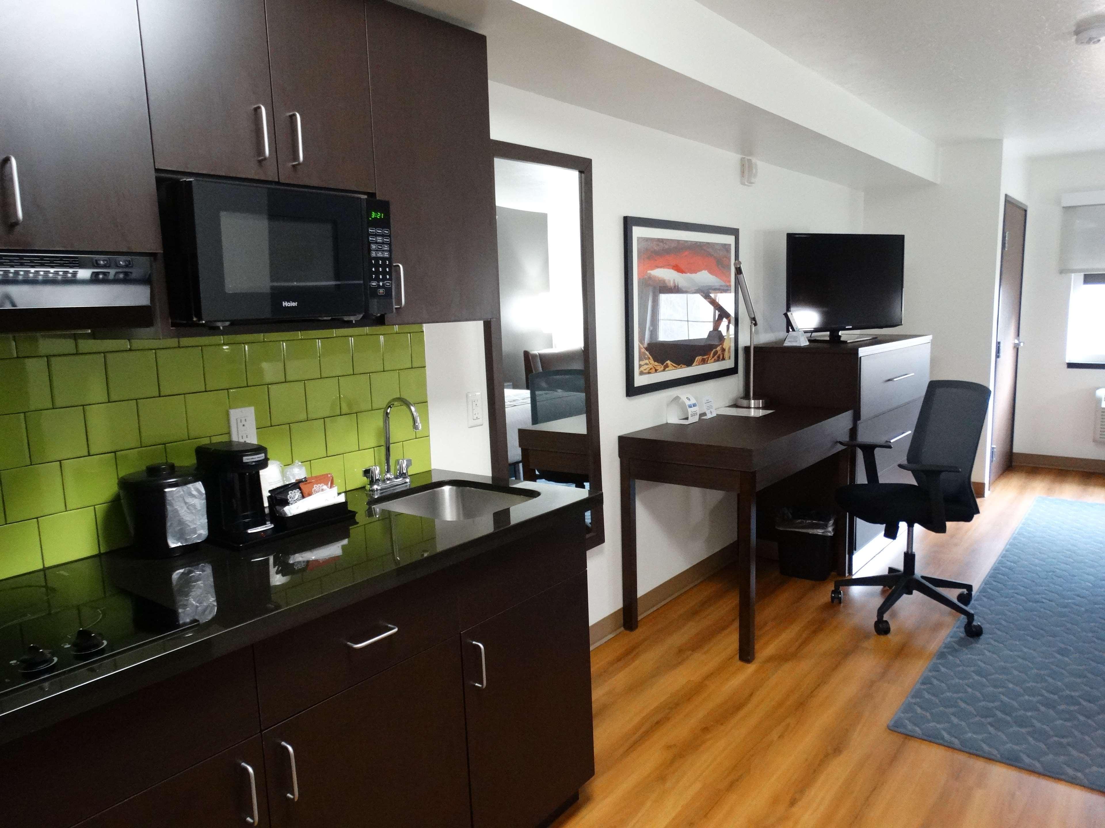 Best Western Duchesne Inn Bilik gambar