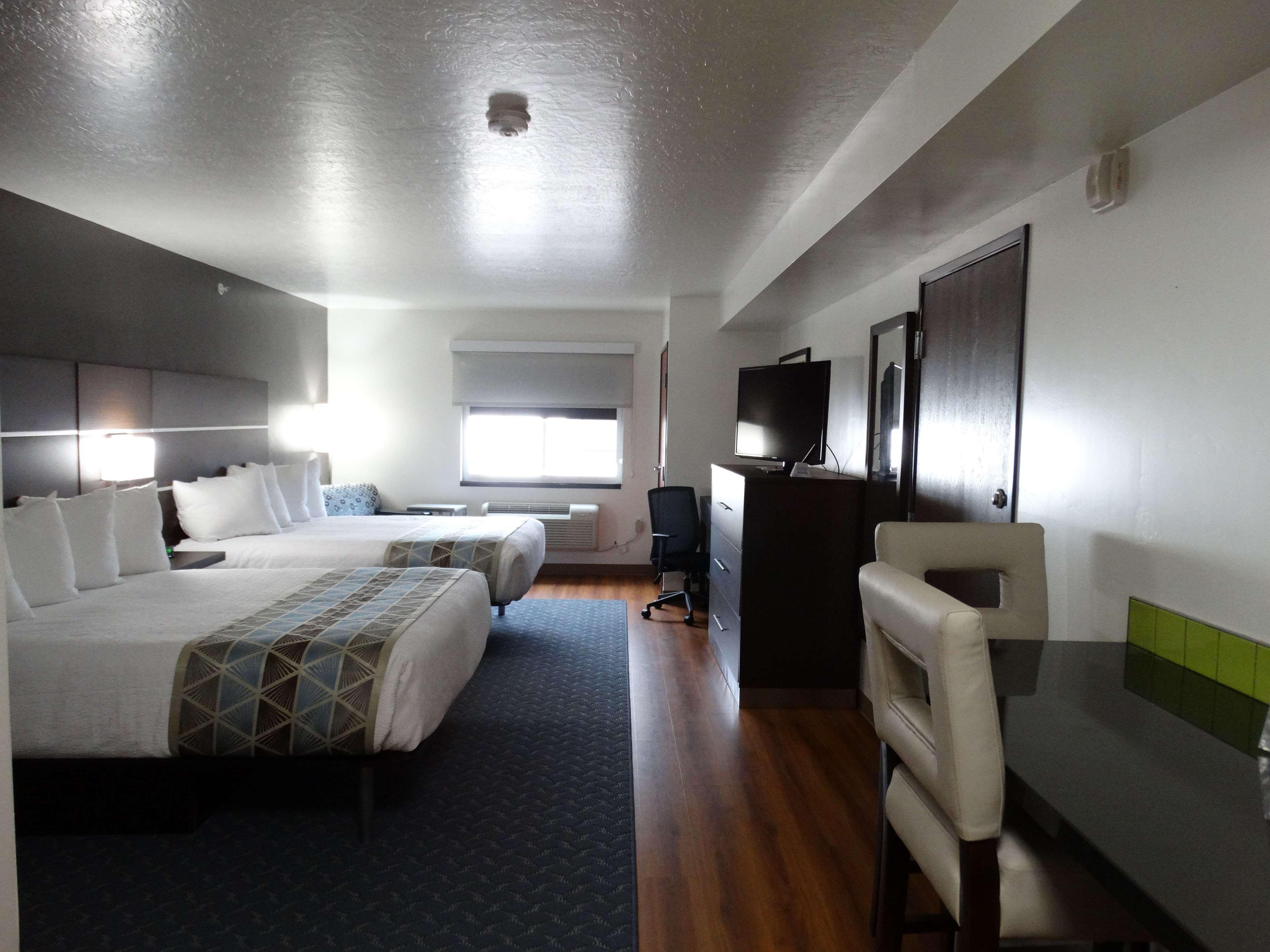 Best Western Duchesne Inn Bilik gambar