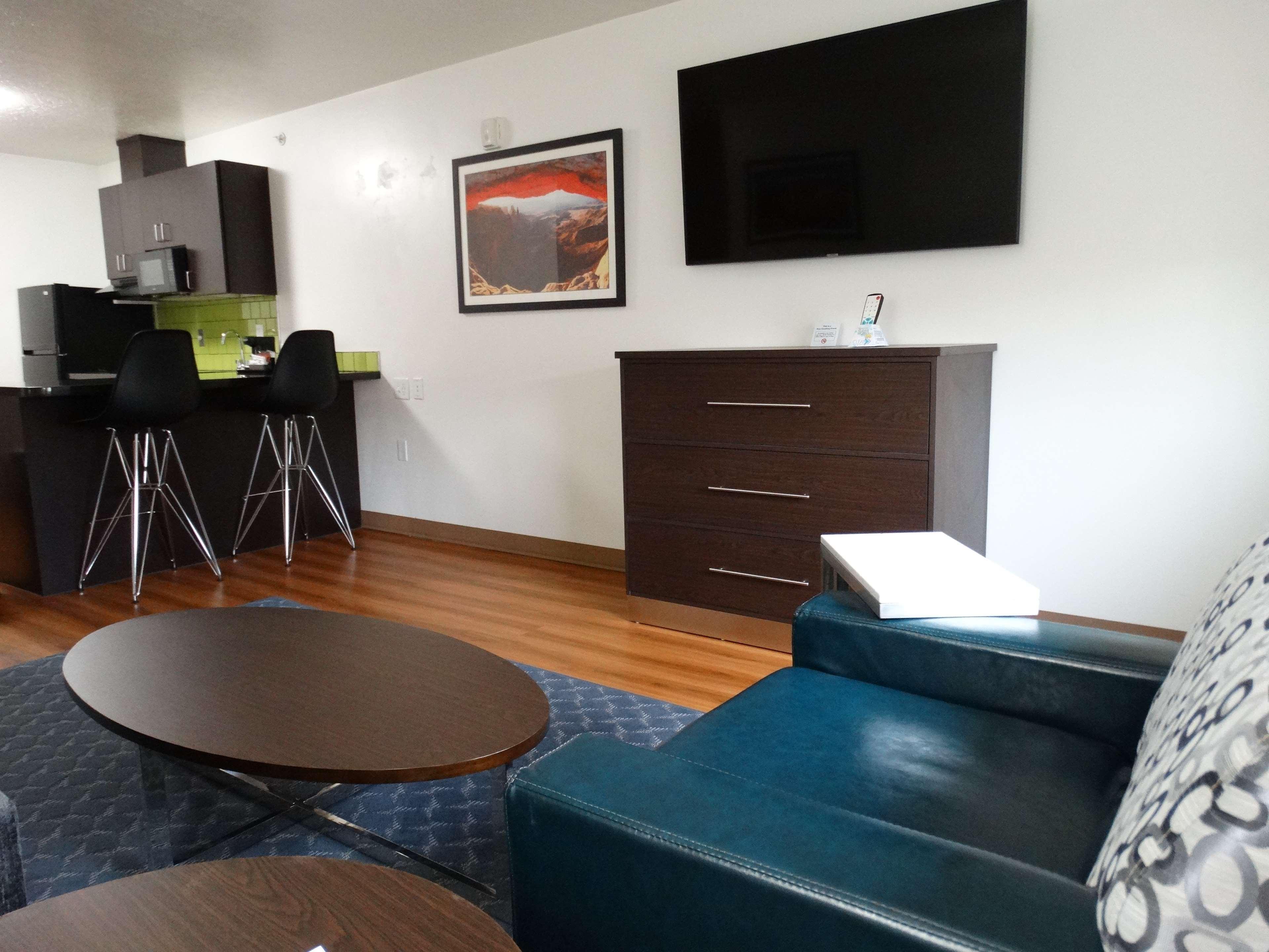 Best Western Duchesne Inn Bilik gambar